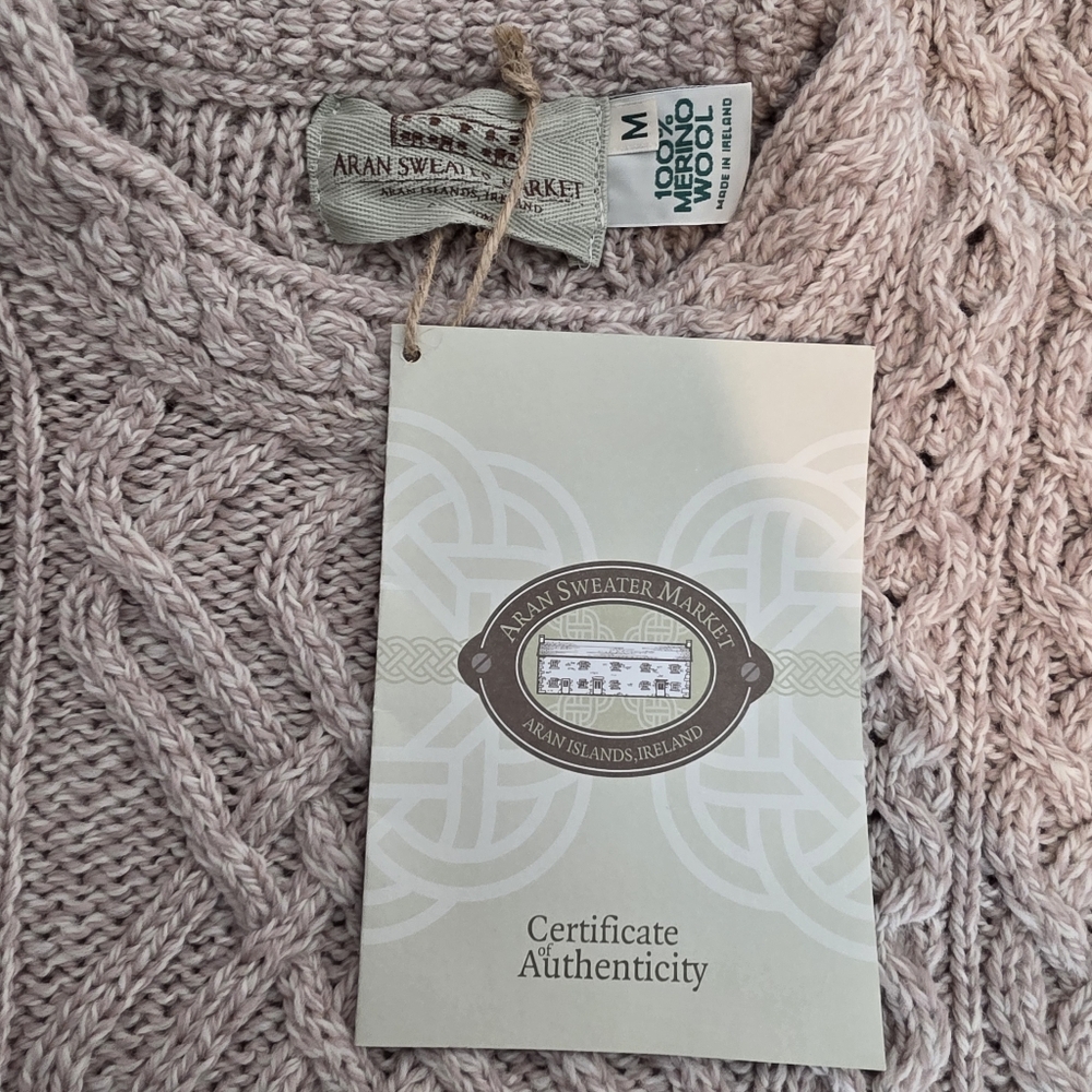 NWT Aran Craft 100% Merino Wool Fisherman Cableknit Front Pocket Sweater Size M - Picture 2 of 8